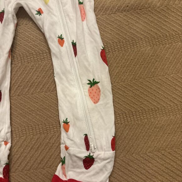 Kyte Baby Pajama Full Zip 12-18 Month One Piece Multicolor Strawberry Bamboo - Picture 3 of 7